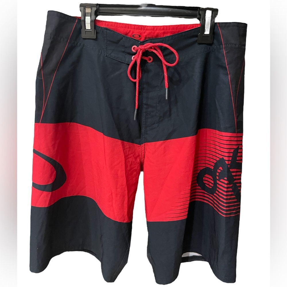 Oakley | Men’s Board Shirts | Red/Black | 30 |